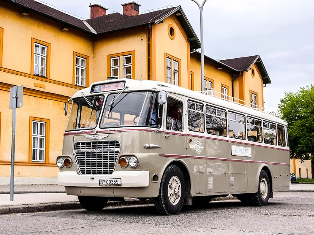 Икарус фото. Икарус 630. Икарус экскурсионный. Икарус 170. Ikarus 630.