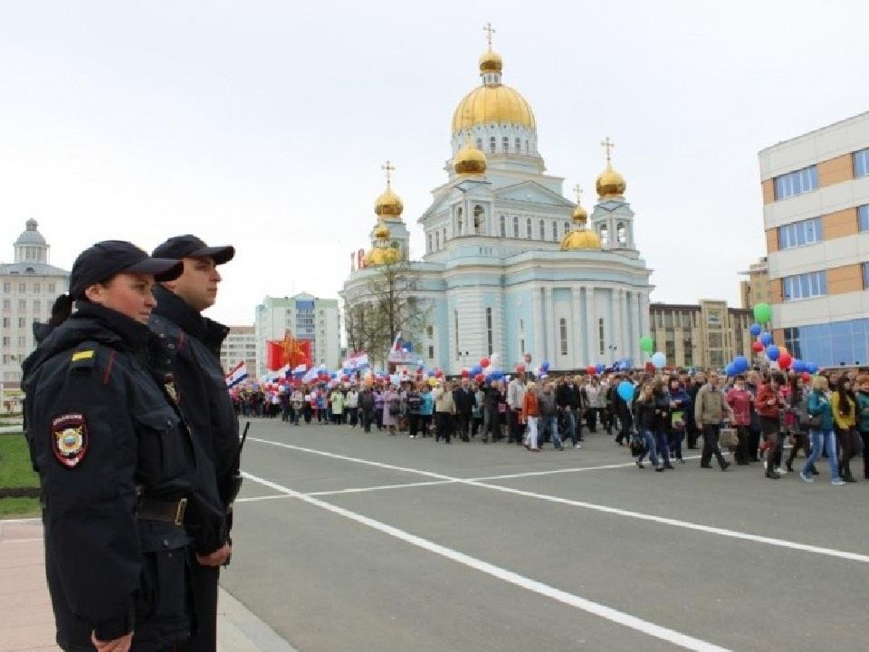 Фотографии порядка. Массовые мероприятия полиция. Обеспечение правопорядка. Сотрудники полиции на массовых мероприятиях. Поддержание правопорядка.