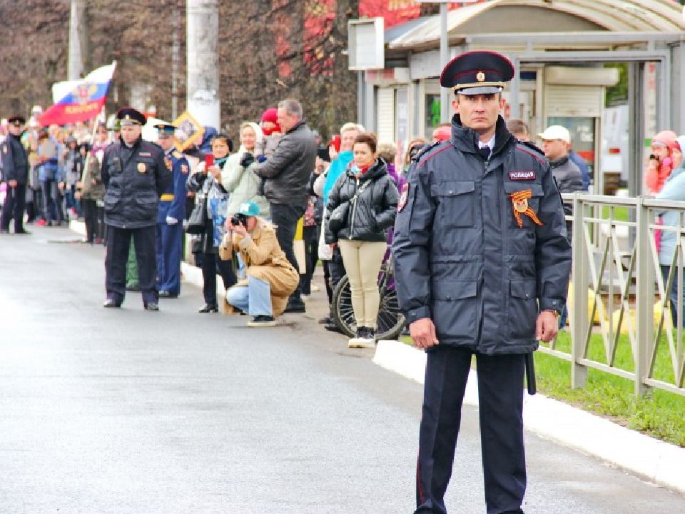 Мероприятия полиция. Полицейский человек.